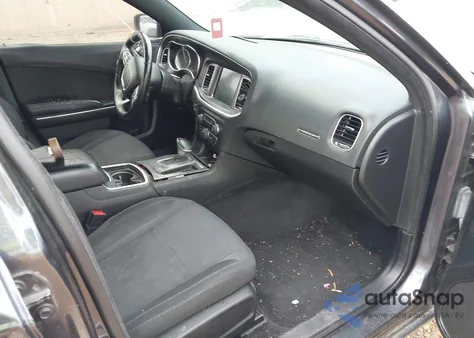 2016 Dodge Charger Sxt z USA, uszkodzony, nr VIN 2C3CDXHG6GH174063